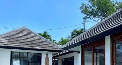 3 br villa across from Thomas beach, Uluwatu .