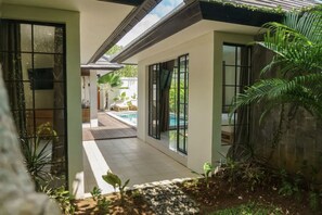 Terrace/patio - 3 br villa across from Thomas beach, Uluwatu . (Pecatu, Bali)