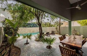 Outdoor dining - Villa Mar y Tierra, Spacious home, Beach club!

 (Tulum)
