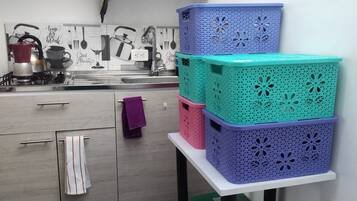 Fridge, microwave, oven, coffee/tea maker