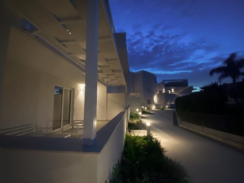 AGATA PENTHOUSE KEYS: SEA VIEW