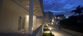 AGATA PENTHOUSE KEYS: SEA VIEW