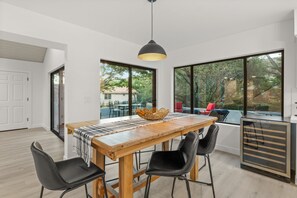 Dining - 4BR - all Kings/3BA, MTN view, large patio, + spa, BBQ (Sedona)