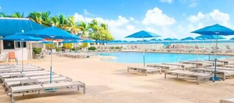 Sunny Isles Beach Front Studio/ full ocean view