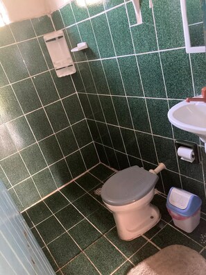 Jabón y papel higiénico