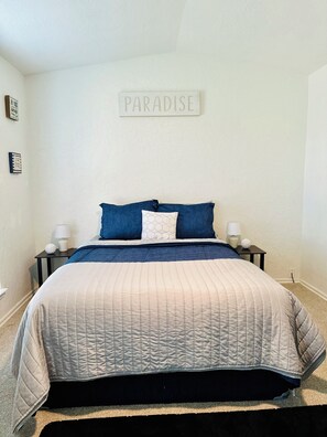 4 bedrooms, desk, iron/ironing board, travel crib