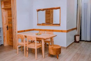 Dining - 2 bedrooms, wood touch, Musanze (Ruhengeri)