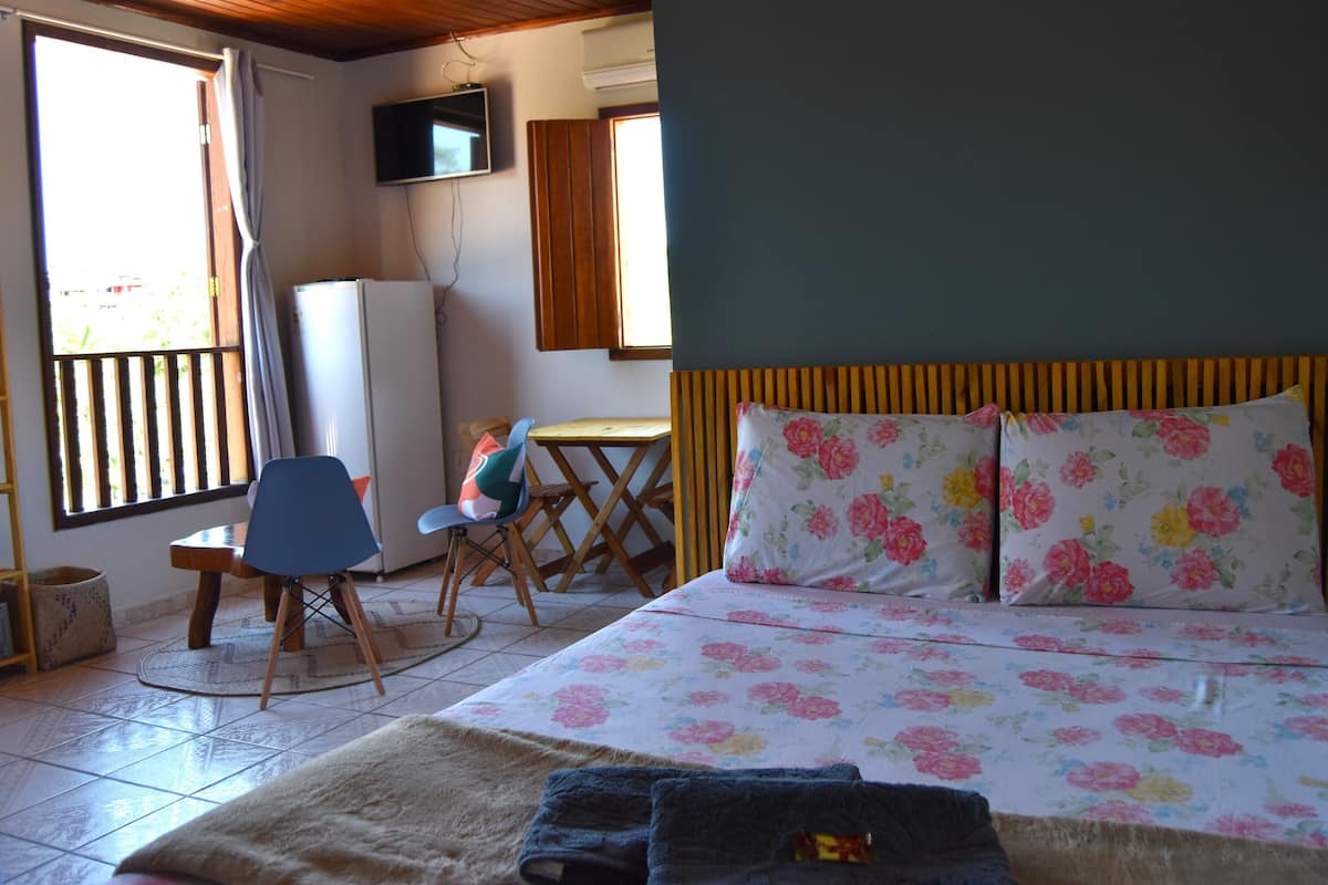 Habitación cuádruple Confort | Escritorio, espacio para trabajar con laptop y wifi gratis