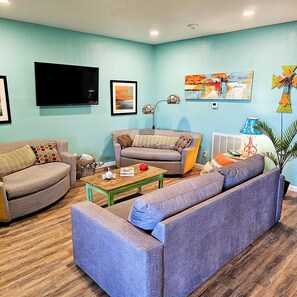 Smart TV - ROCKPORT'S BEST VIEW AND LOCATION! - The Pigeon House - First Floor (Rockport)