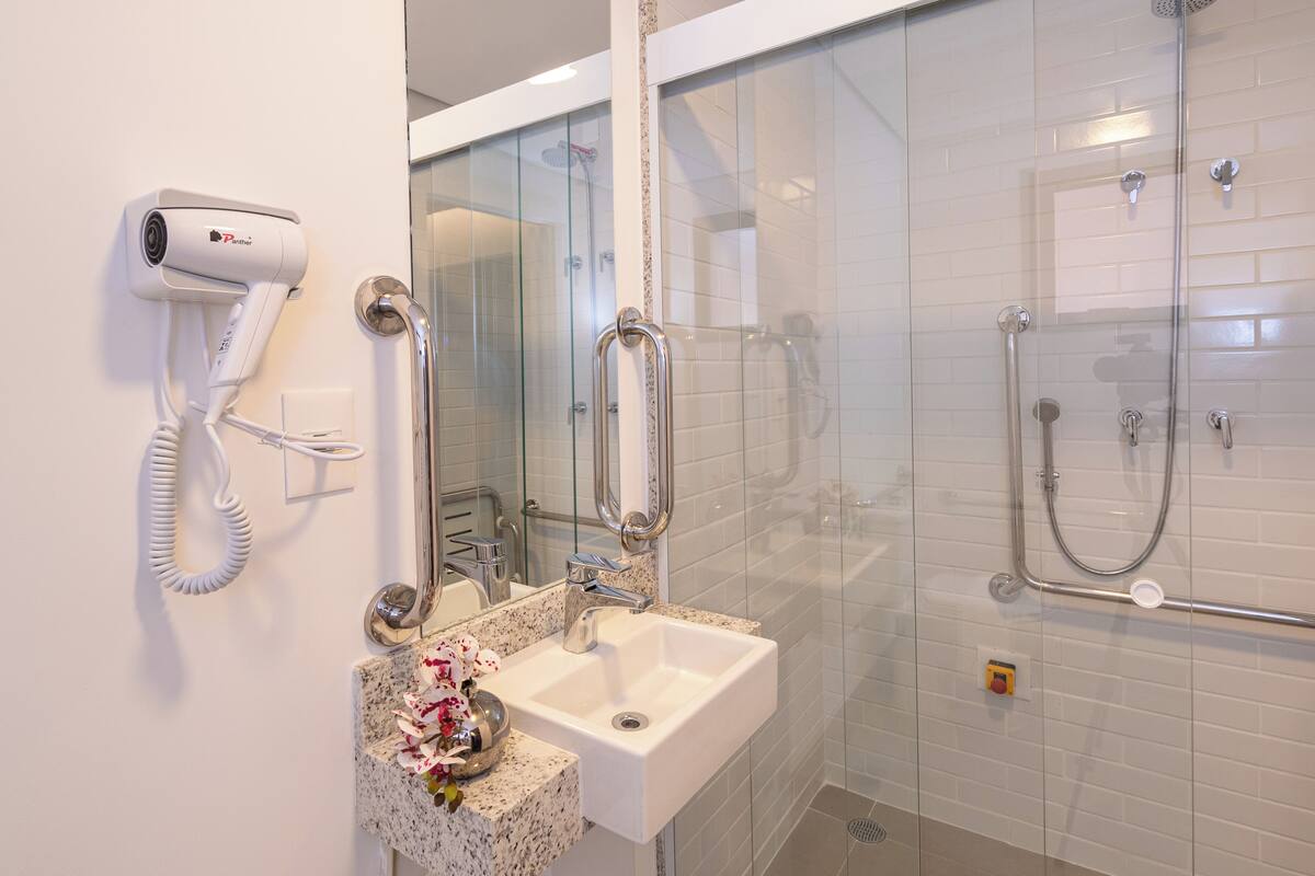 Apartamento Acessivel | Bad | Dusj og håndklær