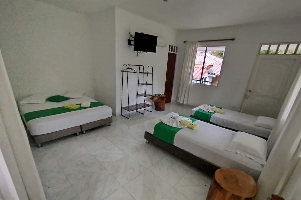 Habitació quàdruple clàssica | Roba de llit 