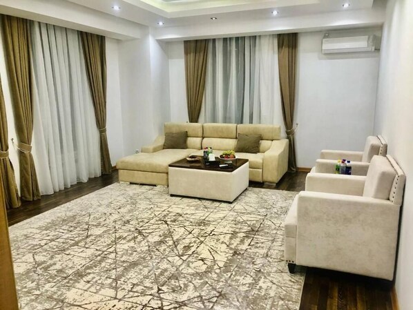 Interior - The Rudaki Apartment - Suite with City View 7
(Dushanbe)