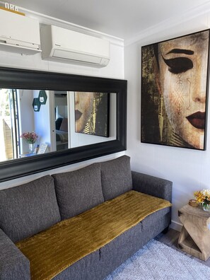 TV - Tiny Home Retreat Rotorua (Rotorua)