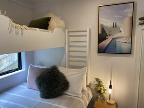 2 Schlafzimmer, Schreibtisch, Reisekinderbett, kostenloses WLAN
