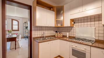 Kühlschrank, Ofen, Herdplatte, Geschirrspüler