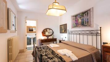 2 chambres, fer et planche à repasser, Wi-Fi gratuit, draps fournis