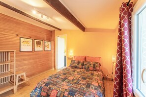 1 bedroom, iron/ironing board, free WiFi, bed sheets - Holiday Home 'Mazet' with Private Terrace, Private Garden and Wi-Fi (NÎMES)