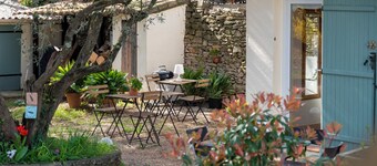 Holiday Home 'Mazet' with Private Terrace, Private Garden and Wi-Fi