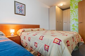 2 bedrooms, free WiFi, bed sheets - Apartment "Deltebre Riu" with Shared Pool & Wi-Fi (Deltebre)