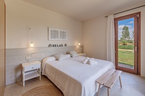 3 室のベッドルーム、アイロン / アイロン台、WiFi (無料)、ベッドシーツ