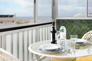 Dining - Vacation Studio 'El Dorado 929' with Sea View, Shared Pool and Wi-Fi (Playa las Americas)