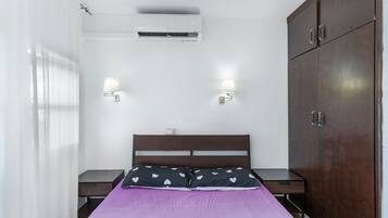 1 slaapkamer, een strijkplank/strijkijzer, gratis wifi, beddengoed