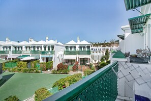 Property grounds - Vacation Apartment 'Dunaflor Gemelo 3' with Shared Pool, Wi-Fi and Air Conditioning (San Bartolomé de Tirajana)