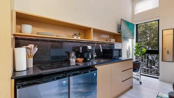 Standard-studio | Työpöytä, kannettavalle tietokoneelle sopiva työtila