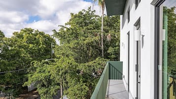 Basic Studio, Balcony, City View | Terrace/patio