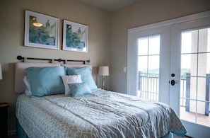 6 Schlafzimmer, Bügeleisen/Bügelbrett, kostenloses WLAN, Bettwäsche