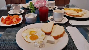 Desayuno continental incluido todos los días