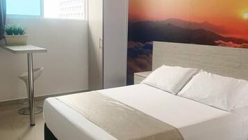 Chambre Standard | Bureau, accès au Wi-Fi (inclus), literie fournie