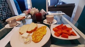 Free daily continental breakfast - HOTEL GRANADA LOFT (Cali)