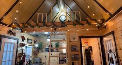 Black Bear Bungalow at Coops Creek Cabins