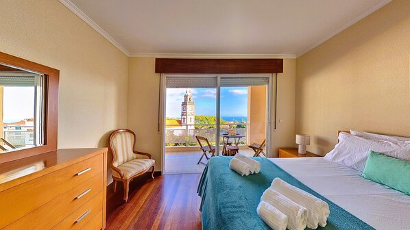 2 bedrooms, iron/ironing board, travel crib, WiFi