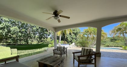 Private Pool House with Jacuzzi in Coronado