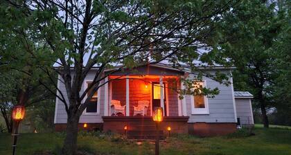 Charming Farmhouse Retreat