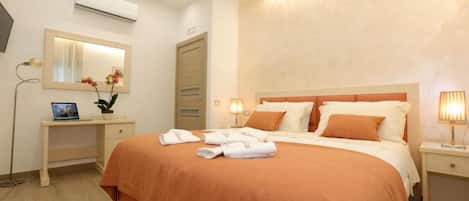 1 bedroom, desk, free WiFi, bed sheets
