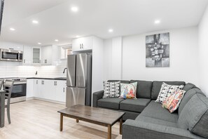 Interior - Stunning 2BR Lower Level Unit

 (Richmond Hill)