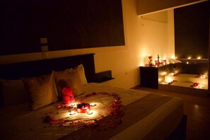 Room, 1 King Bed, Non Smoking, Hot Tub - Hotel Zibahun (Valladolid)