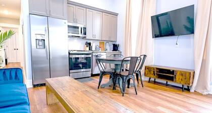 Governors Apartment - 2 bedroom - Steps to FQ - Historic Getaways