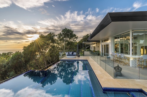 Wave Hill and the Pool House, Lennox head