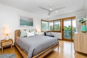 6 bedrooms, iron/ironing board, free WiFi, bed sheets