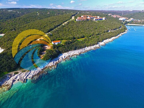 Holiday apartment with air conditioning and pool