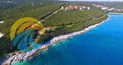 Holiday apartment with air conditioning and pool