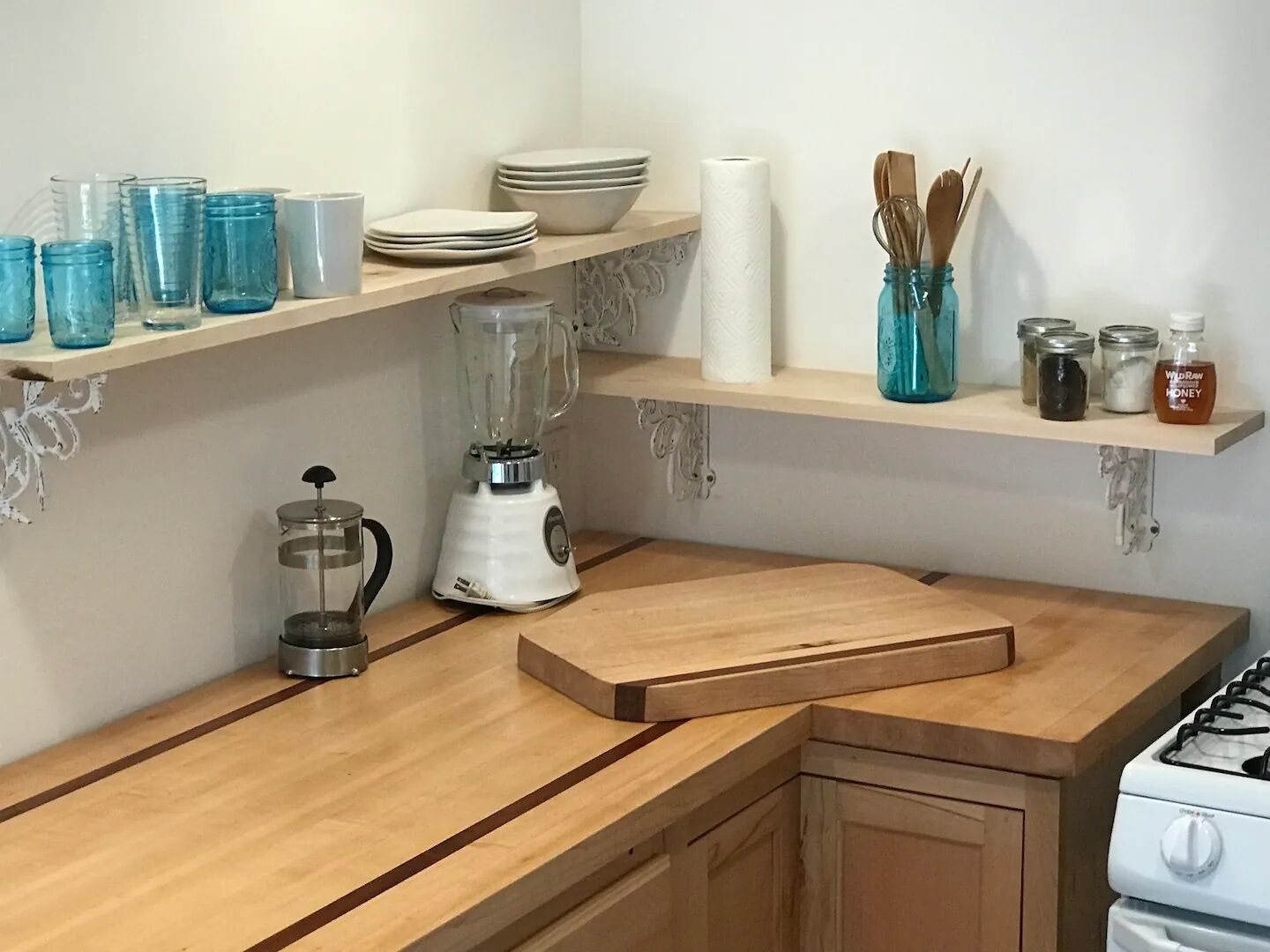 Frigorífico, horno, placa de cocina y cafetera o tetera