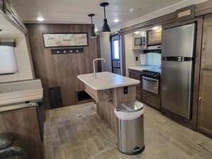 ダイニングテーブル