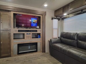 Living area - Just off 70, secluded Camper. (Las Cruces)