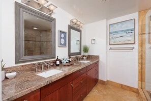 Shower, hair dryer, towels - On the Sand | AC | Immaculate Views! (San Diego)