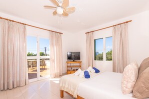 4 bedrooms, iron/ironing board, free WiFi, bed sheets